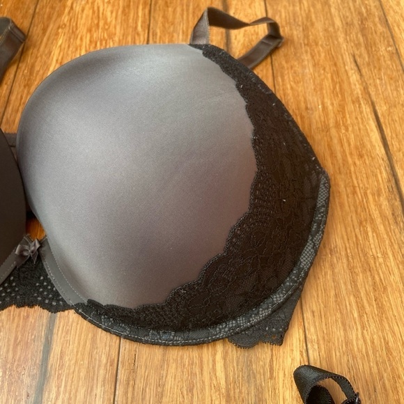Torrid 46DDD Smoothing Push Plunge Up & Push Plunge Bras Lot Of 2 Black Gray - Picture 5 of 16